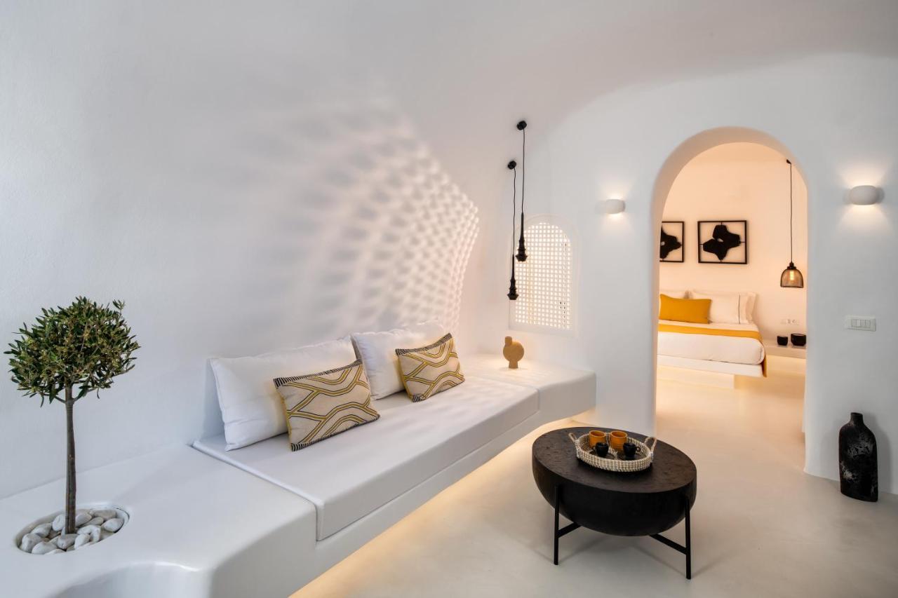Deep In Cave Suites Fira  Exterior photo